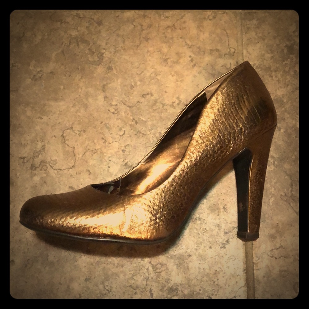 Jessica Simpson Copper Round Toe heels